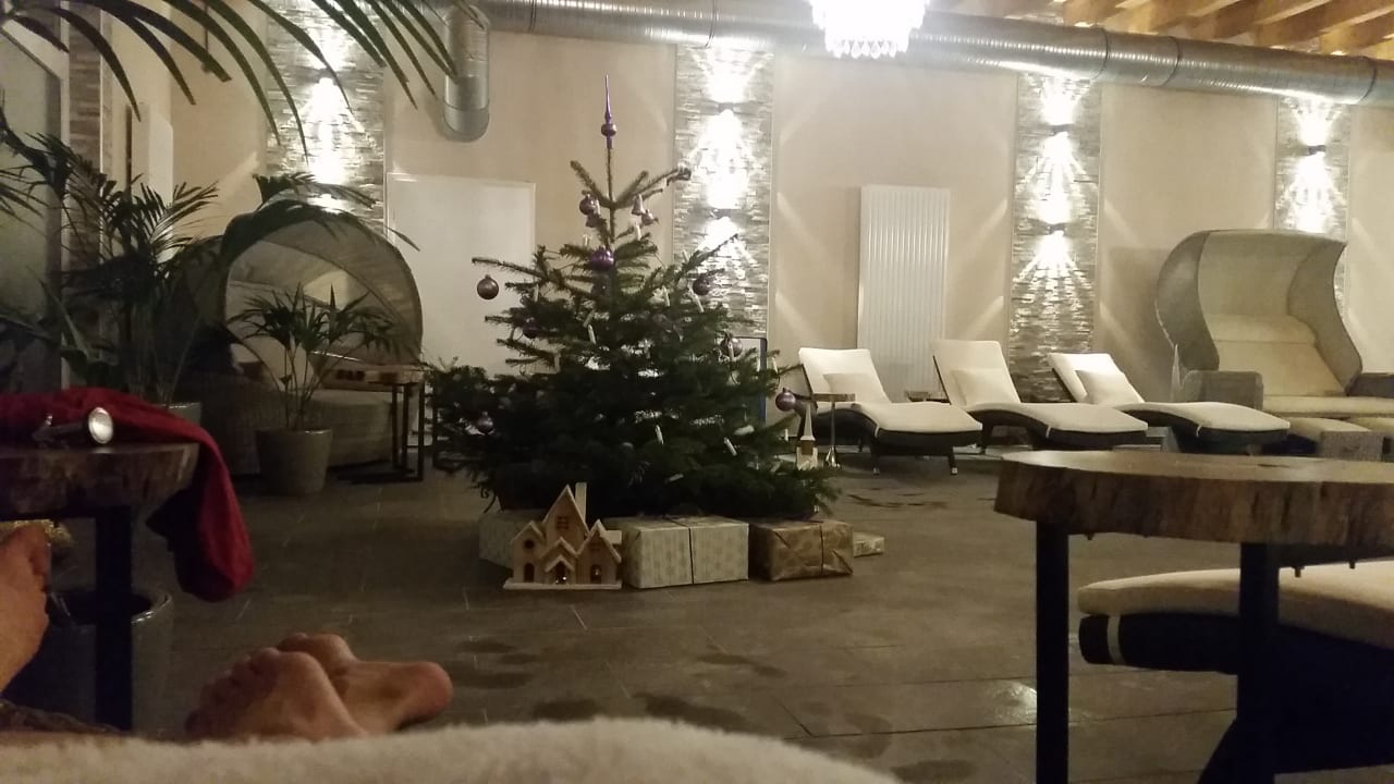 Liegebereich Schwimmbad Hotel Badehof