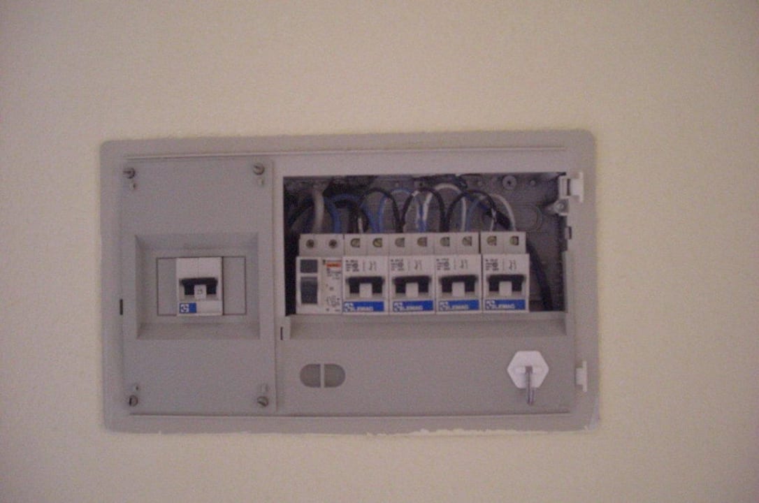 Sicherungskasten ohne Abdeckung Los Olivos Beach Resort