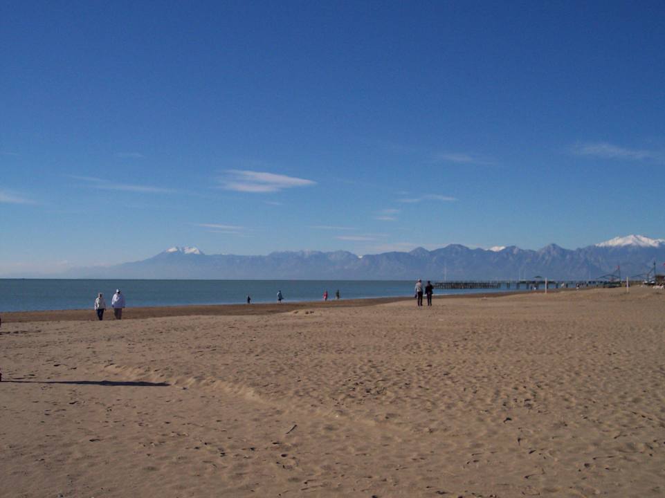 Gepflegter Strand Concorde De Luxe Resort