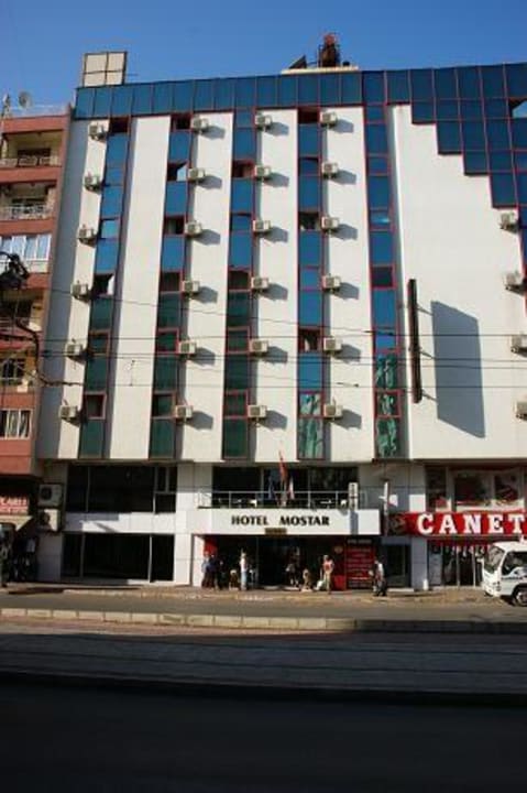 Blok w całej okazałości Hotel Mostar