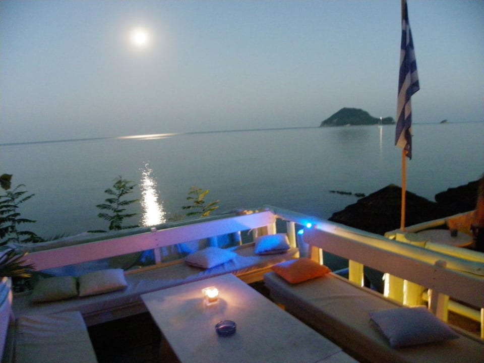 Thalassa Cafe Bar - Vollmond Porto Koukla Beach
