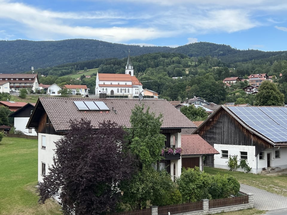 Außenansicht Hotel Bernrieder Hof