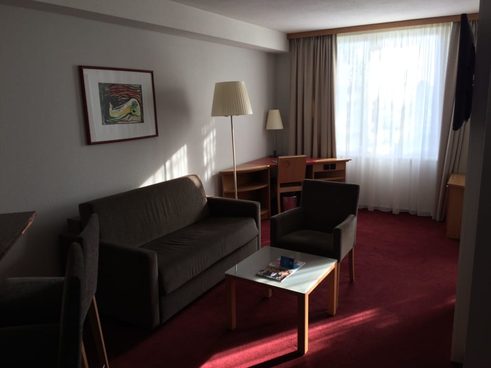 Blick ins Wohnzimmer NH Collection Hamburg City