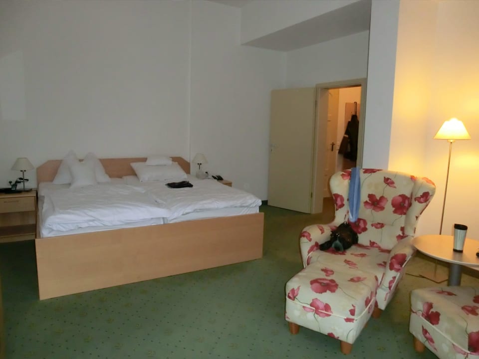 Bett mit 2 Matratzen Hotel Badehof