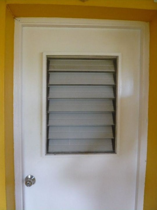 (Durchlässige) Tür in Zimmer 609 Grand Muthu Club Caribbean Runaway Bay