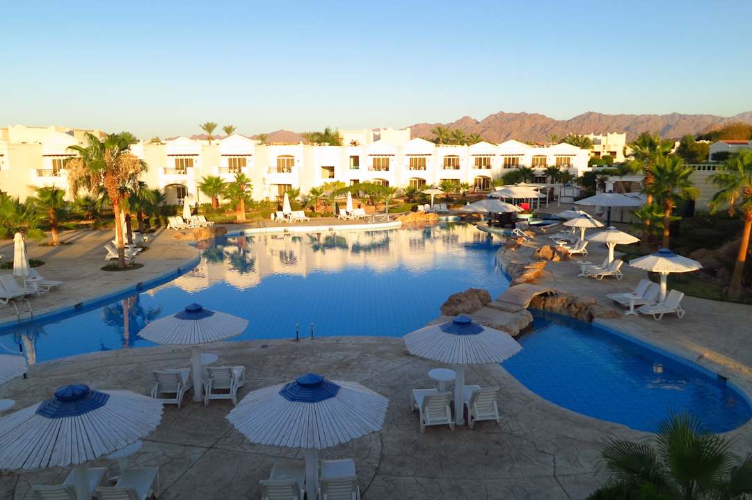 Pool toll Hotel Noria Resort