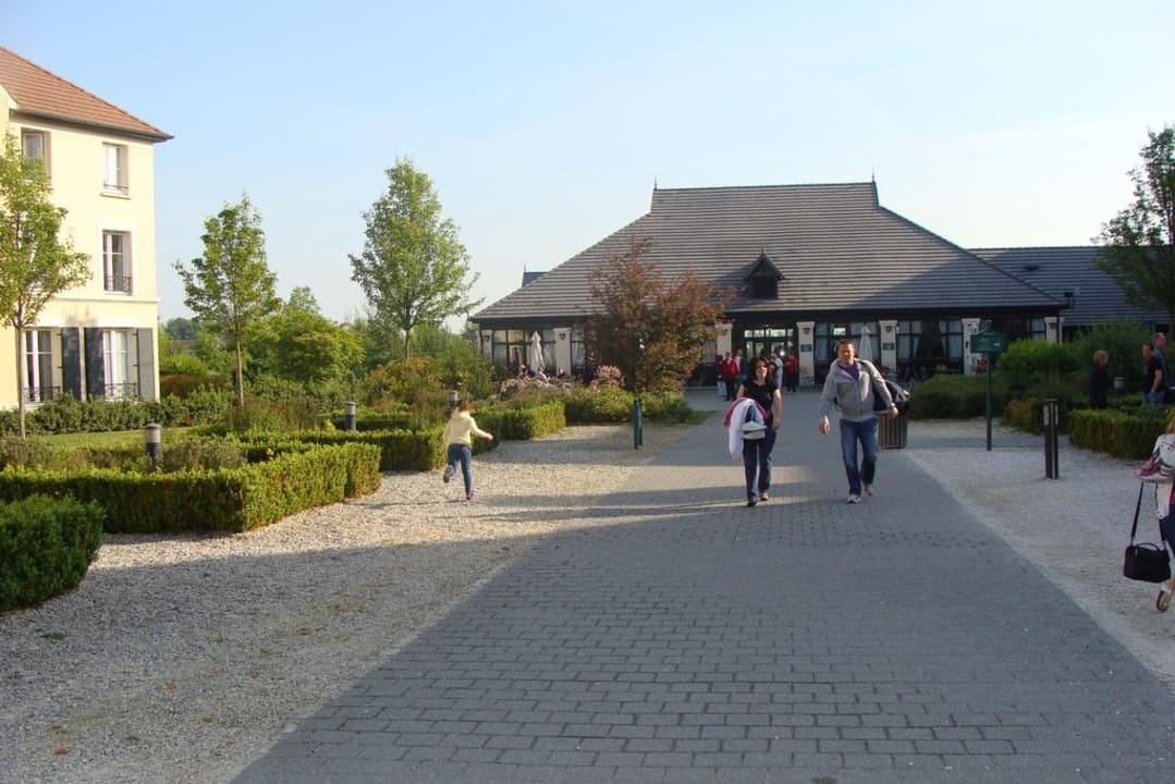 Budynek śniadaniowy Campanile Val de France