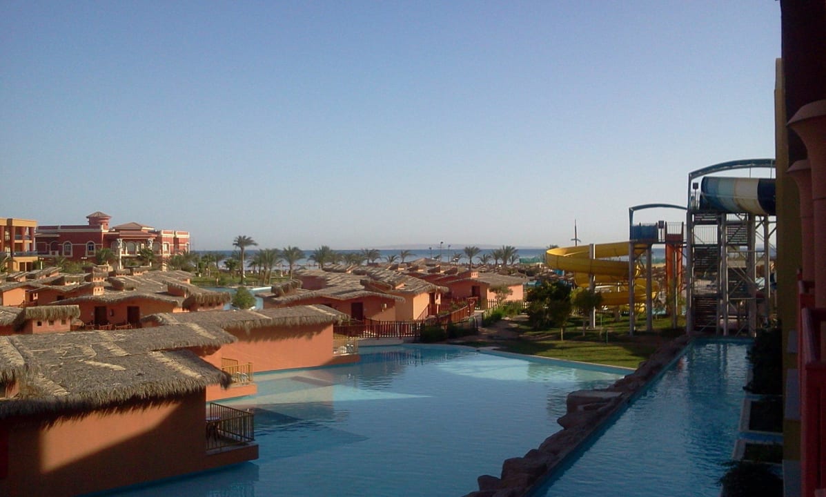 WIDOK Z POKOJU Titanic Beach Spa & Aqua Park