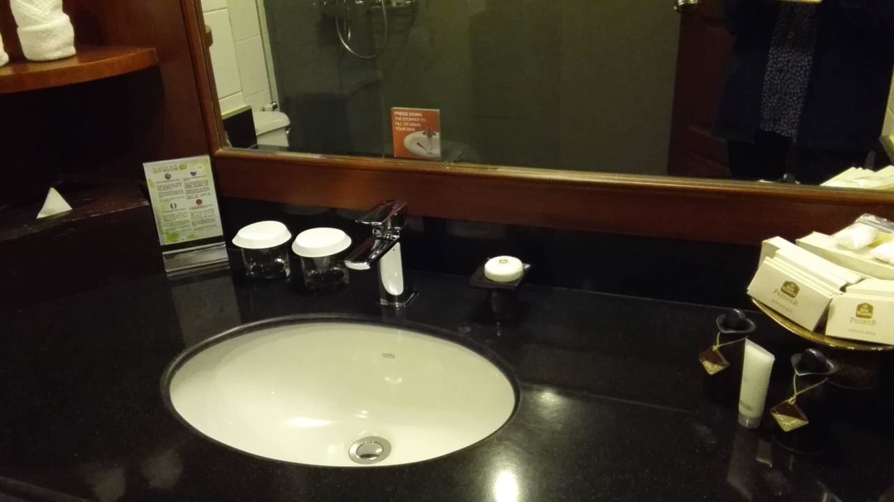 Badzimmer  Best Western Premier Bangtao Beach Resort & Spa