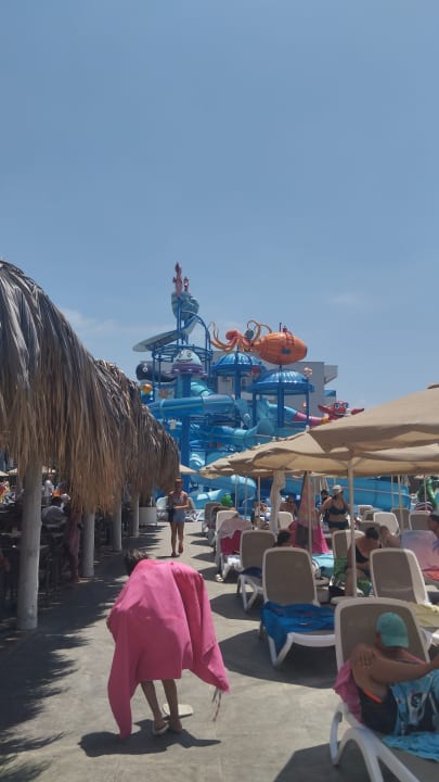 Sport & Freizeit Blue Wave Suite Hotel