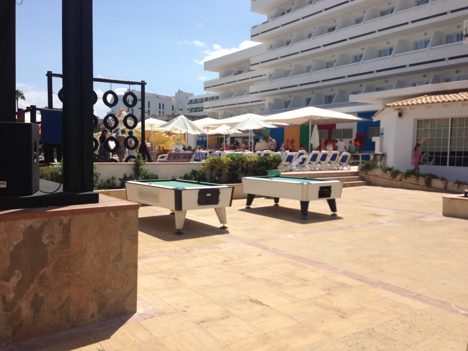 Billiard und Tischtennisplatte (weiter hinten) Hotel Condesa