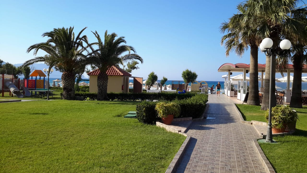 Weg zum Meer  Vantaris Luxury Beach Resort