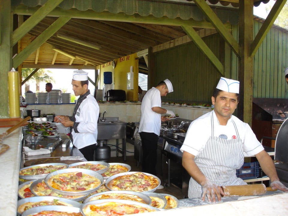Super Pizza! Royal Atlantis Beach Hotel