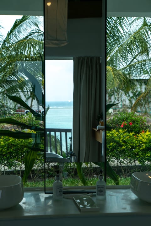 Zimmer Le Mersenne Zanzibar, Autograph Collection