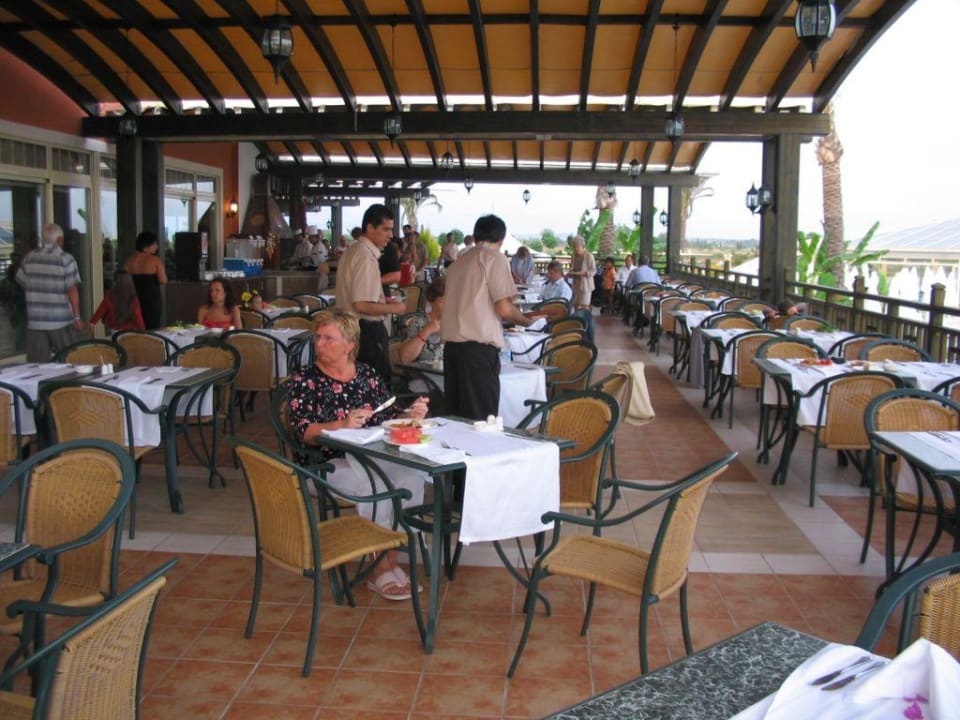 Terrasse beim Restaurant Crystal Paraiso Aqua Collection