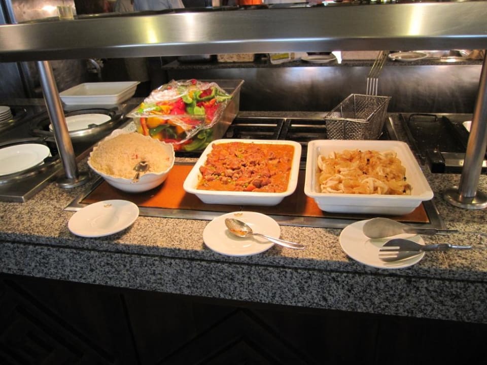 Büffet Warmspeisen mittags Hauptrestaurant Hotel Riu Funana