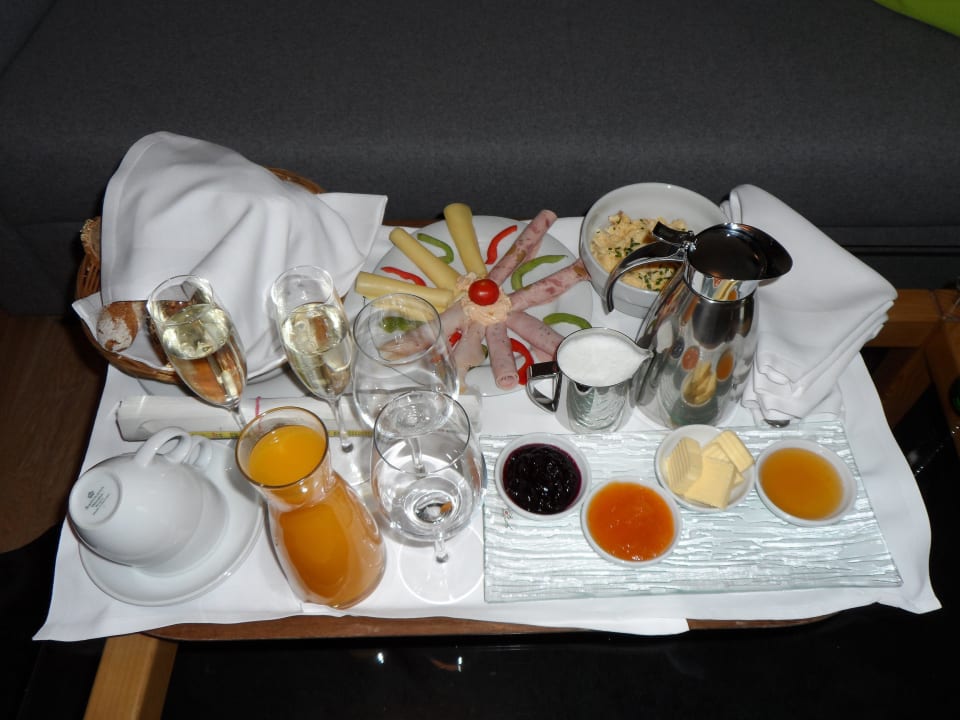 Frühstück auf dem Zimmer Impuls Hotel Tirol