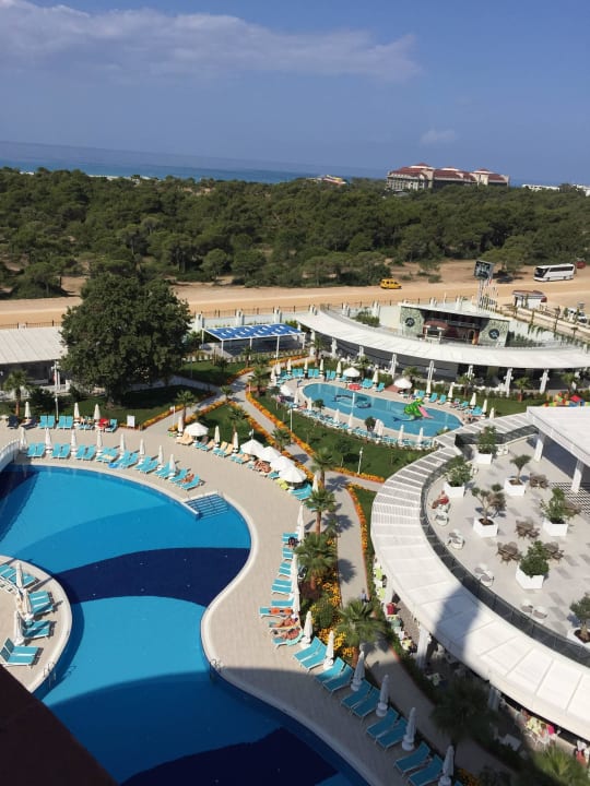 Schöner Blick auf den Pool Diamond Premium Hotel & Spa