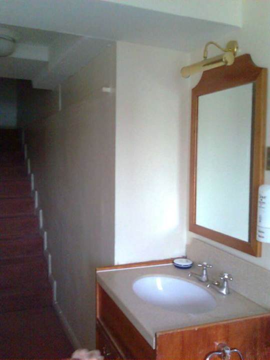 Waschbecken im Zimmer Hotel Umi