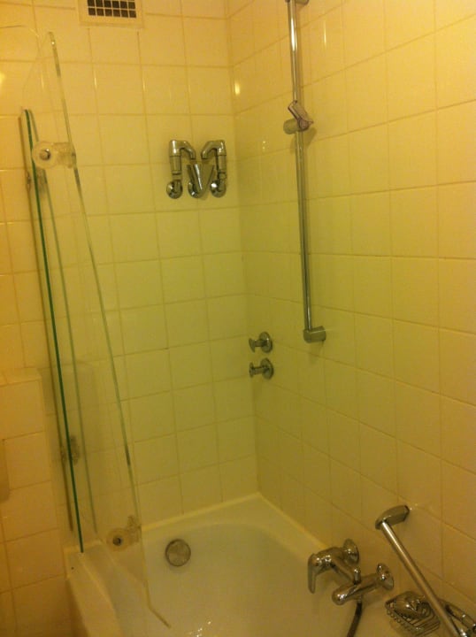 Badezimmer mit Wanne ohne Dusche Park Hotel am Berliner Tor