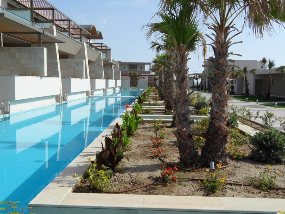 Pool für mehrere Zimmer Avra Imperial Hotel