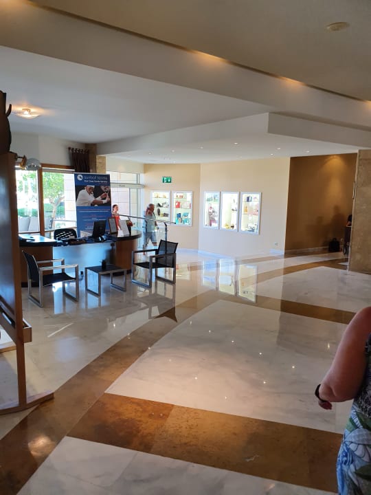 Lobby Neptune Luxury Resort