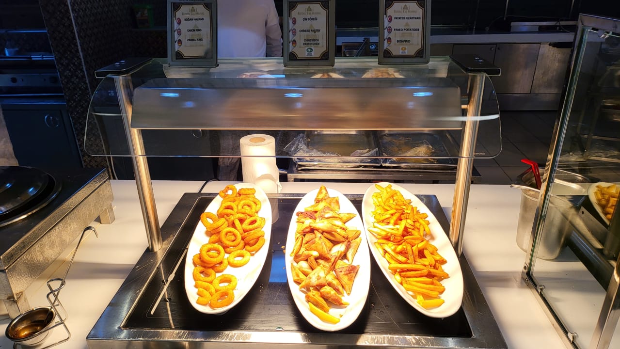 Gastro Royal Taj Mahal Hotel
