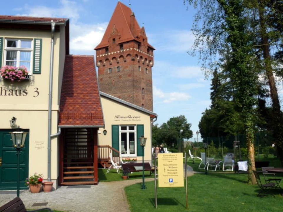 Gartenhaus 3 und Kaisertherme & Außenbereich Ringhotel Schloss Tangermünde