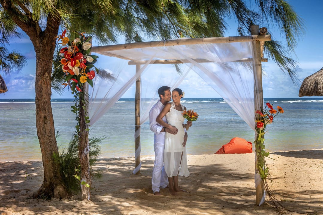 Wedding on the Beach SO/ Mauritius Hotel