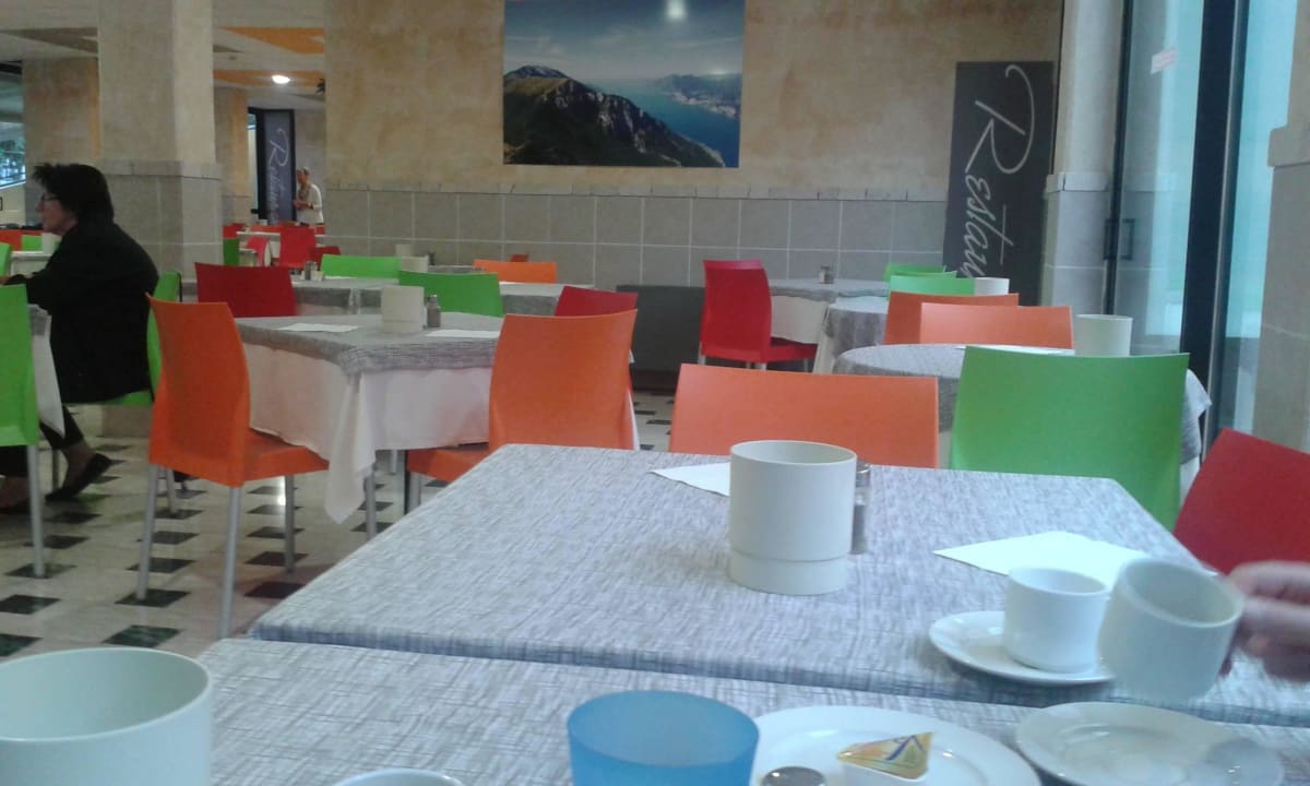 Plastikambiente im Speisesaal Hotel Sole