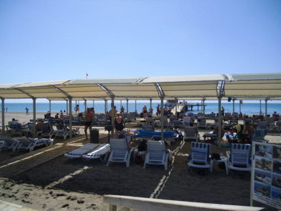 So voll es auch ist , es gibt für jeden ein Platz Saturn Palace Resort Hotel