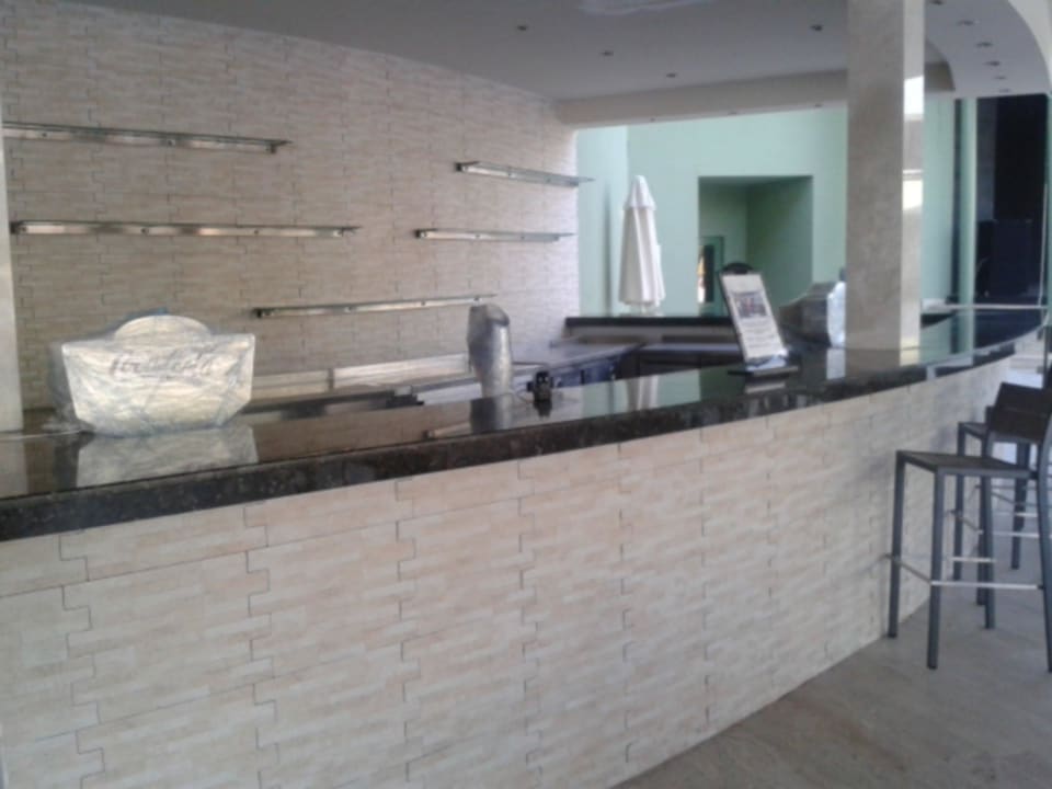 Poolbar - ab 15.November - Keine Getränke mehr !!! VONRESORT Golden Coast