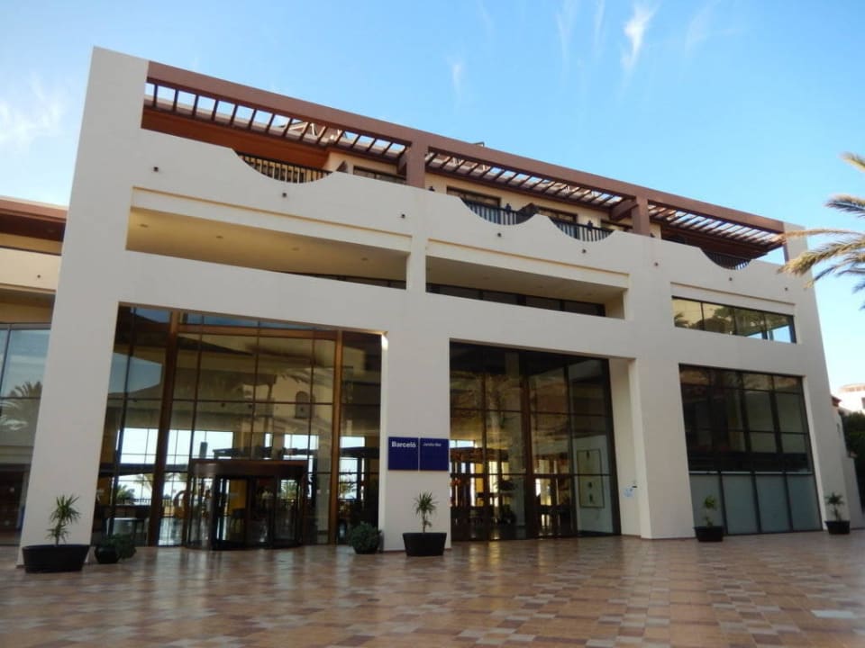 Hotel-Vorplatz Occidental Jandía Mar