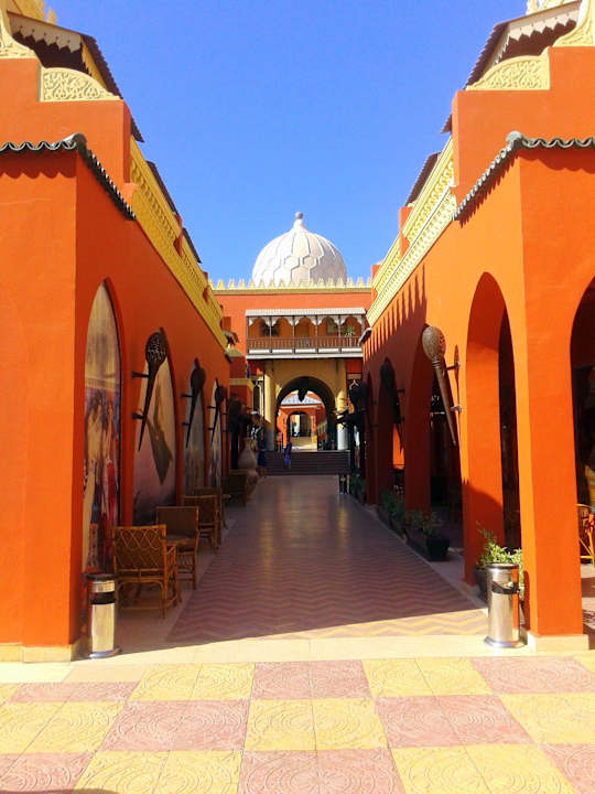 Улица двенадцати баров Pickalbatros Alf Leila Wa Leila Resort - Neverland Hurghada