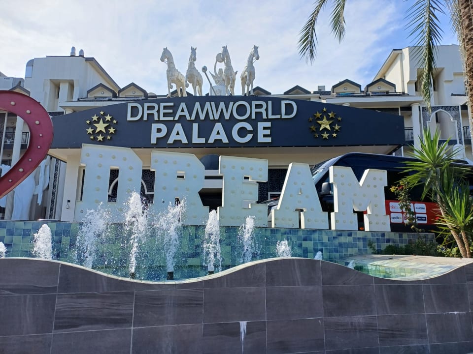 Außenansicht Dream World Palace Hotel