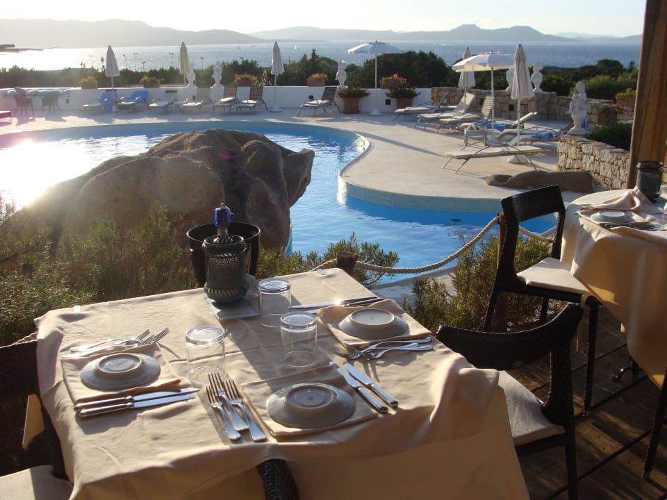 Restaurantterrasse mit herrlicher Aussicht Hotel Grand Relais dei Nuraghi