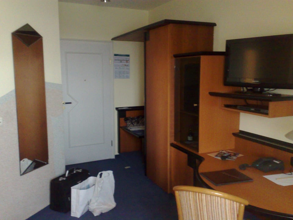 Eingangsbereich Zimmer Hotel Linderhof