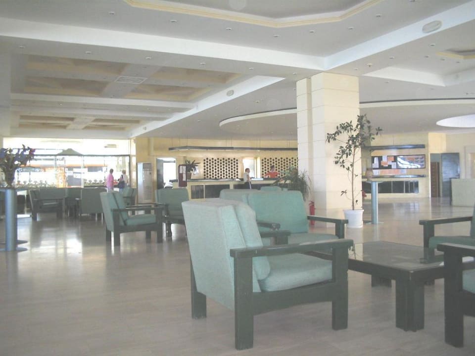 Lobby mit Rezeption Eri Beach & Village