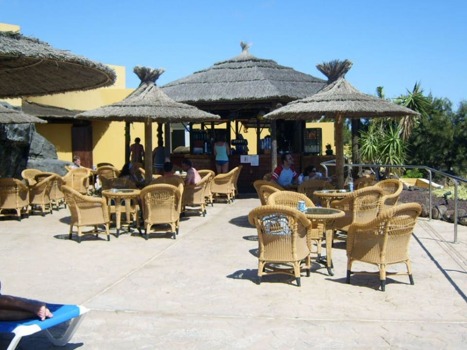 An der Pool-Bar AluaVillage Fuerteventura