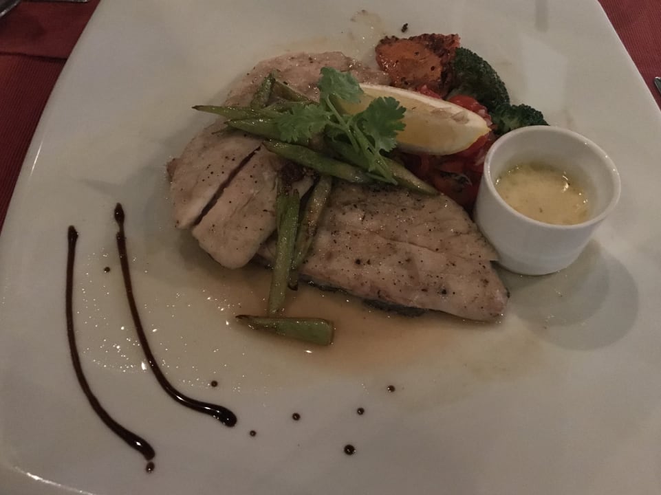 Traumhaft! Essen am Strand des Panviman  Panviman Resort Koh Phangan