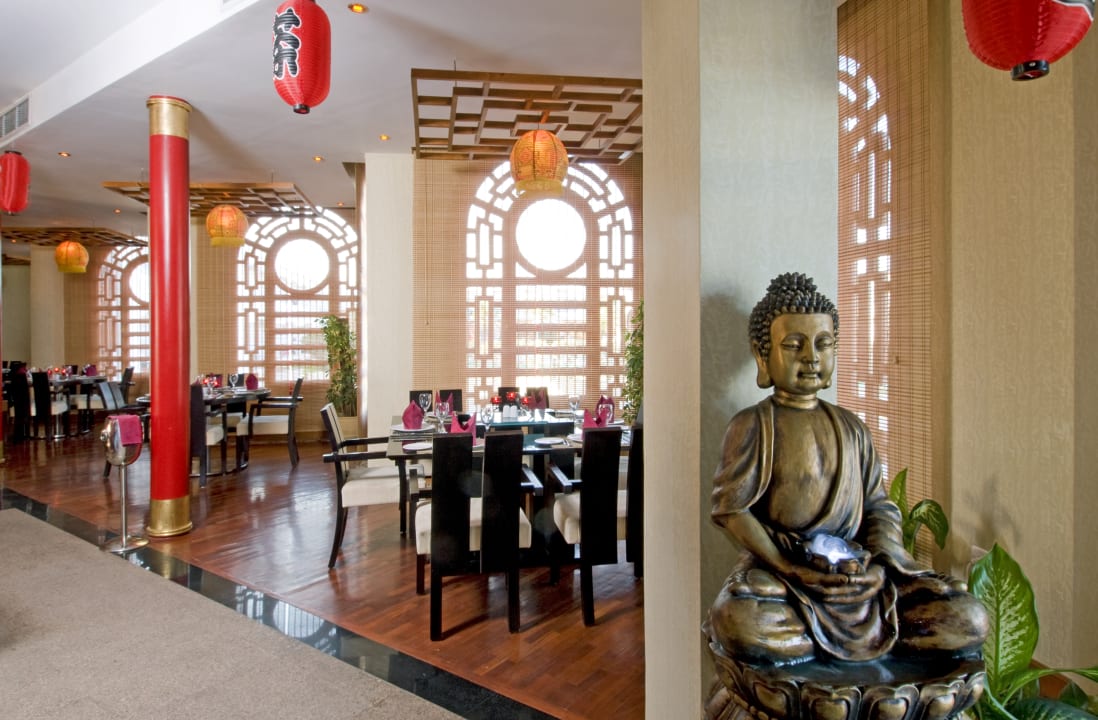 Restaurant Dreams Vacation Resort