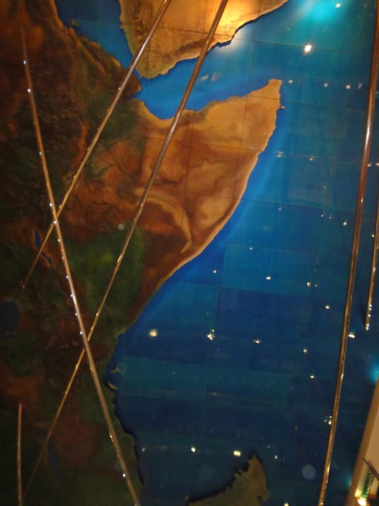 Wand zwischen versch. Stockwerken Jumeirah Beach Hotel