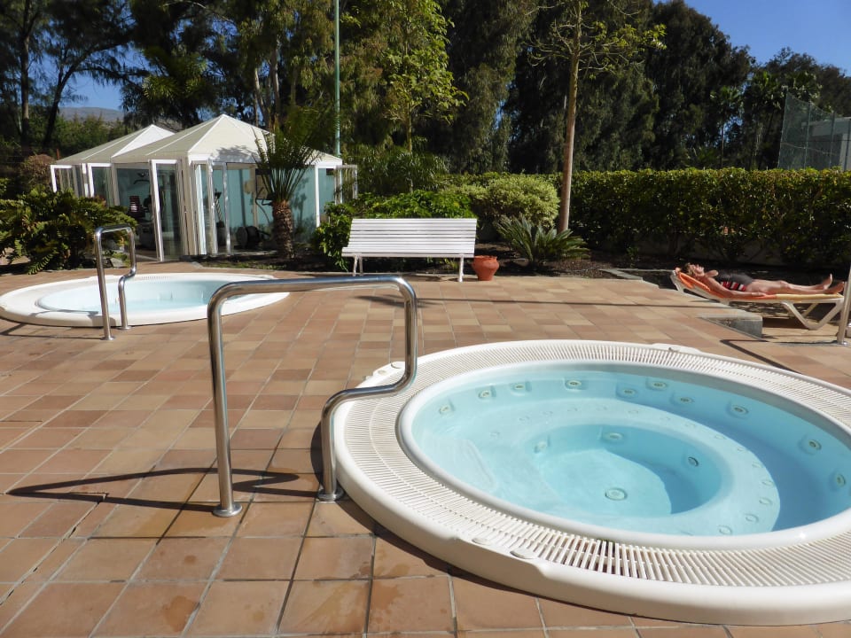Die Whirlpools allsun Hotel Lucana