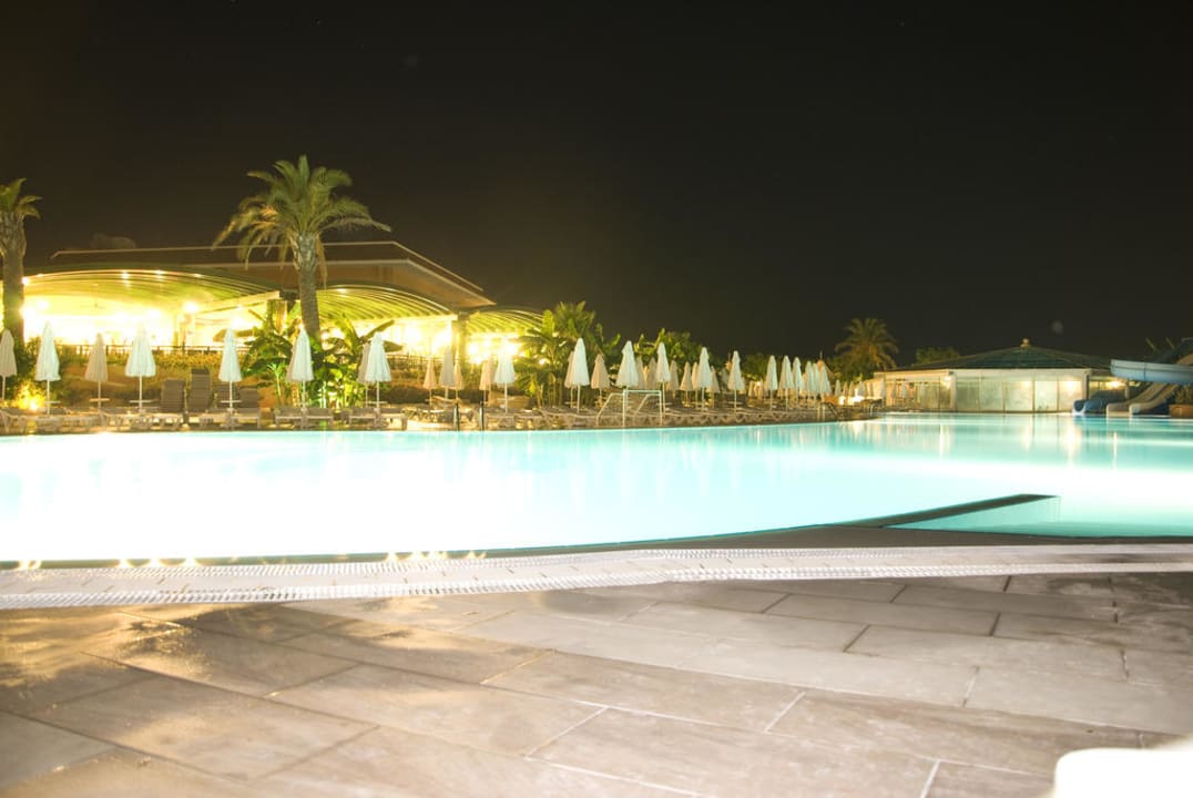 Poolansicht am Abend Crystal Paraiso Aqua Collection