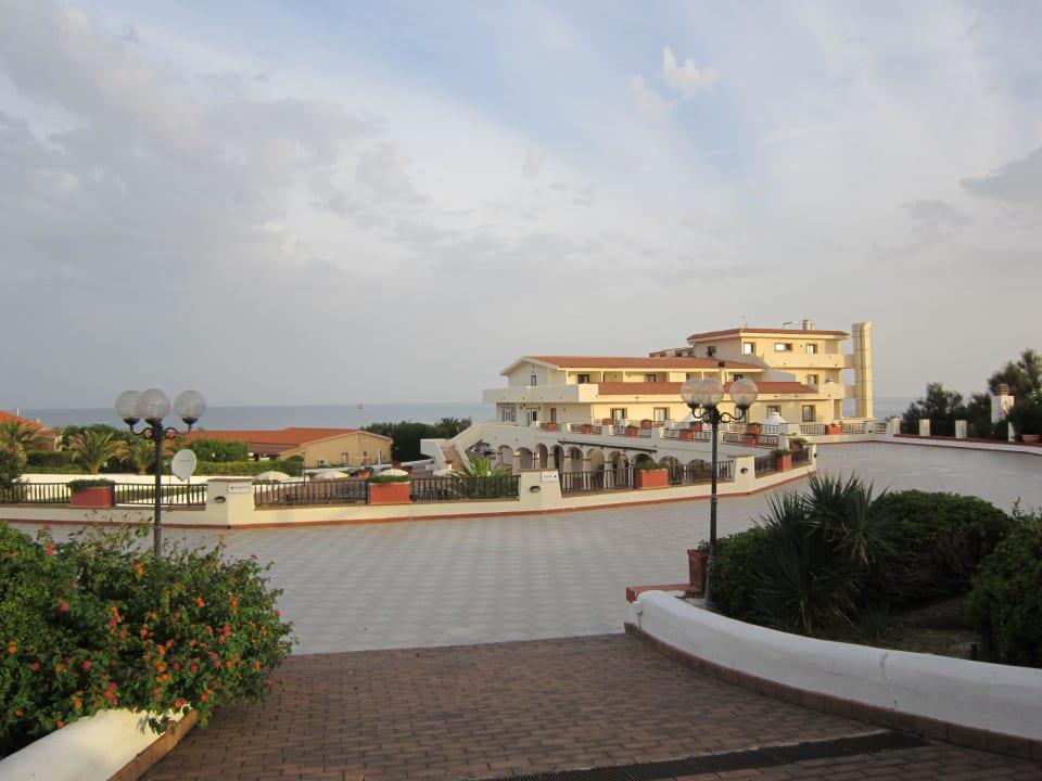 Widok na cały hotel La Plage Hotel & Resort