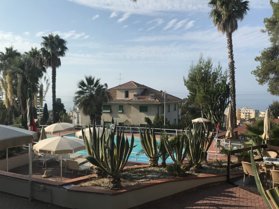 Pool Nyala Suite Hotel