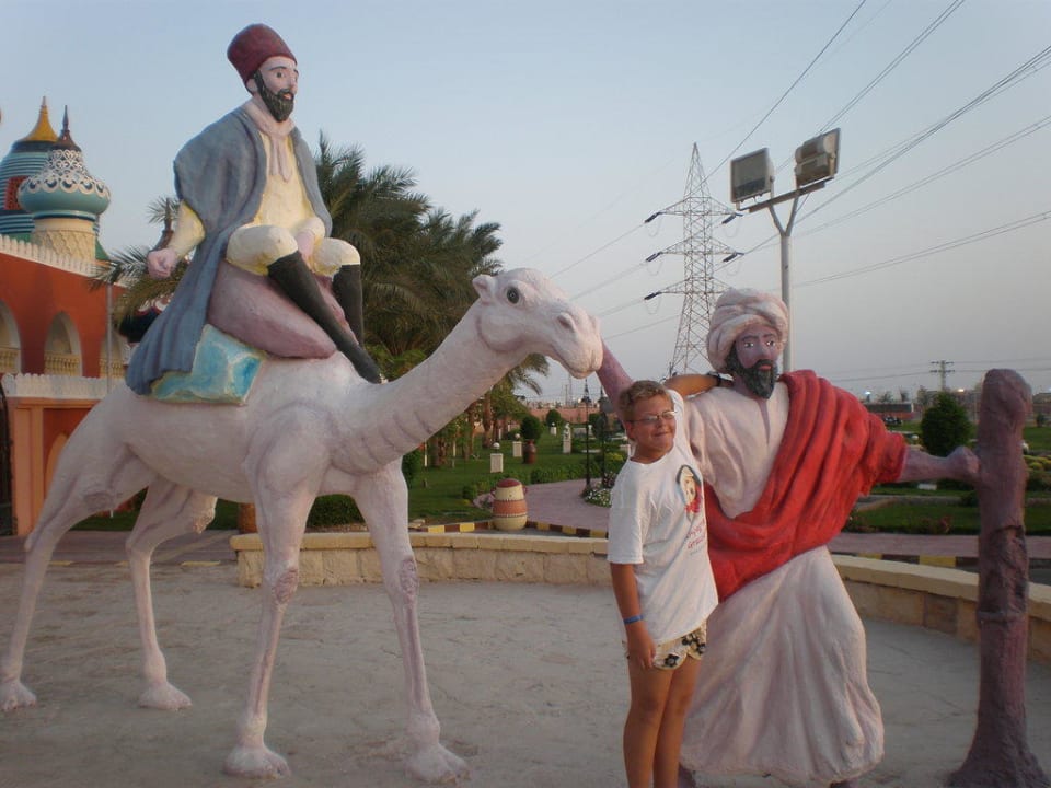 Stumme Begrüßer Pickalbatros Alf Leila Wa Leila Resort - Neverland Hurghada