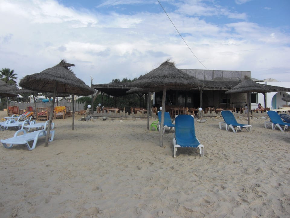 09:00 Uhr - Liegen genug Royal Lido Resort & Spa