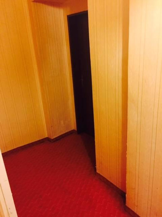 Abgewohnter Gang Hotel Cryston