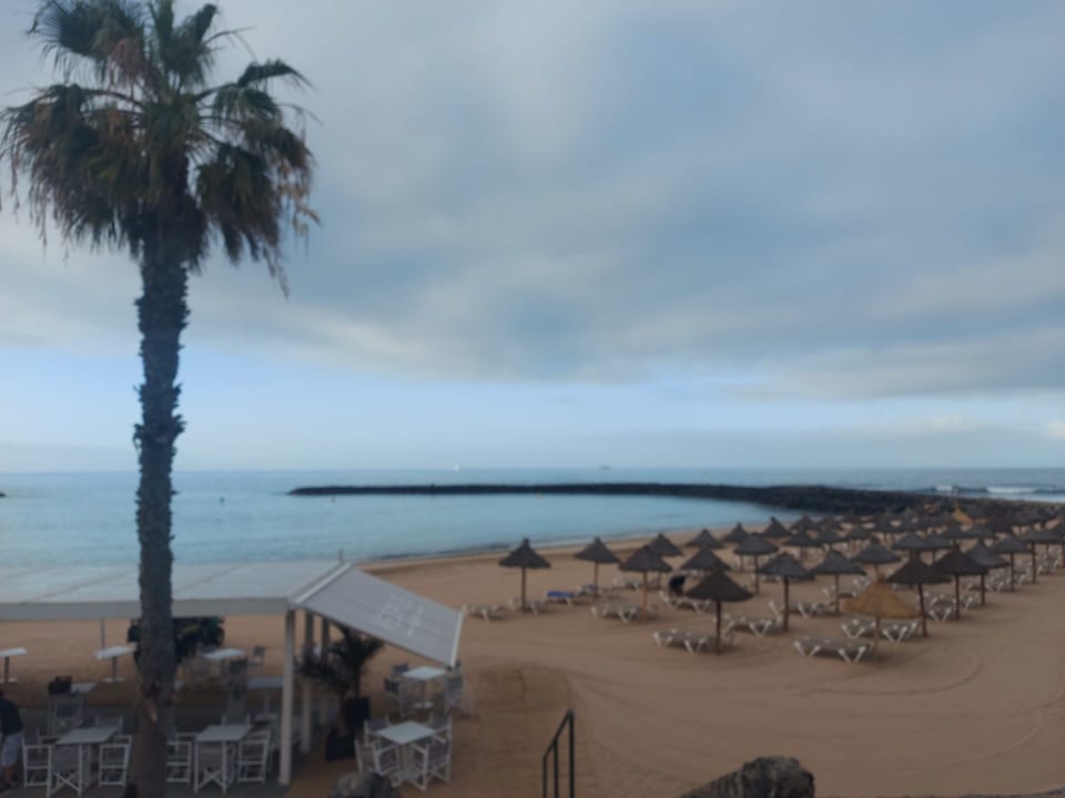 Strand Parque Santiago III Official